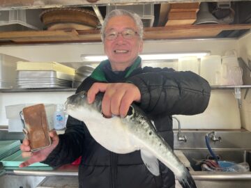 飯岡港、船橋の飛騨さんが幸丸でトラフグつり！
