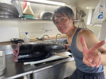 30キロキハダマグロを捌く！